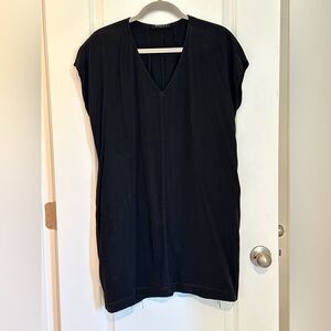 Mavens West Black Tunic V Neck Top.